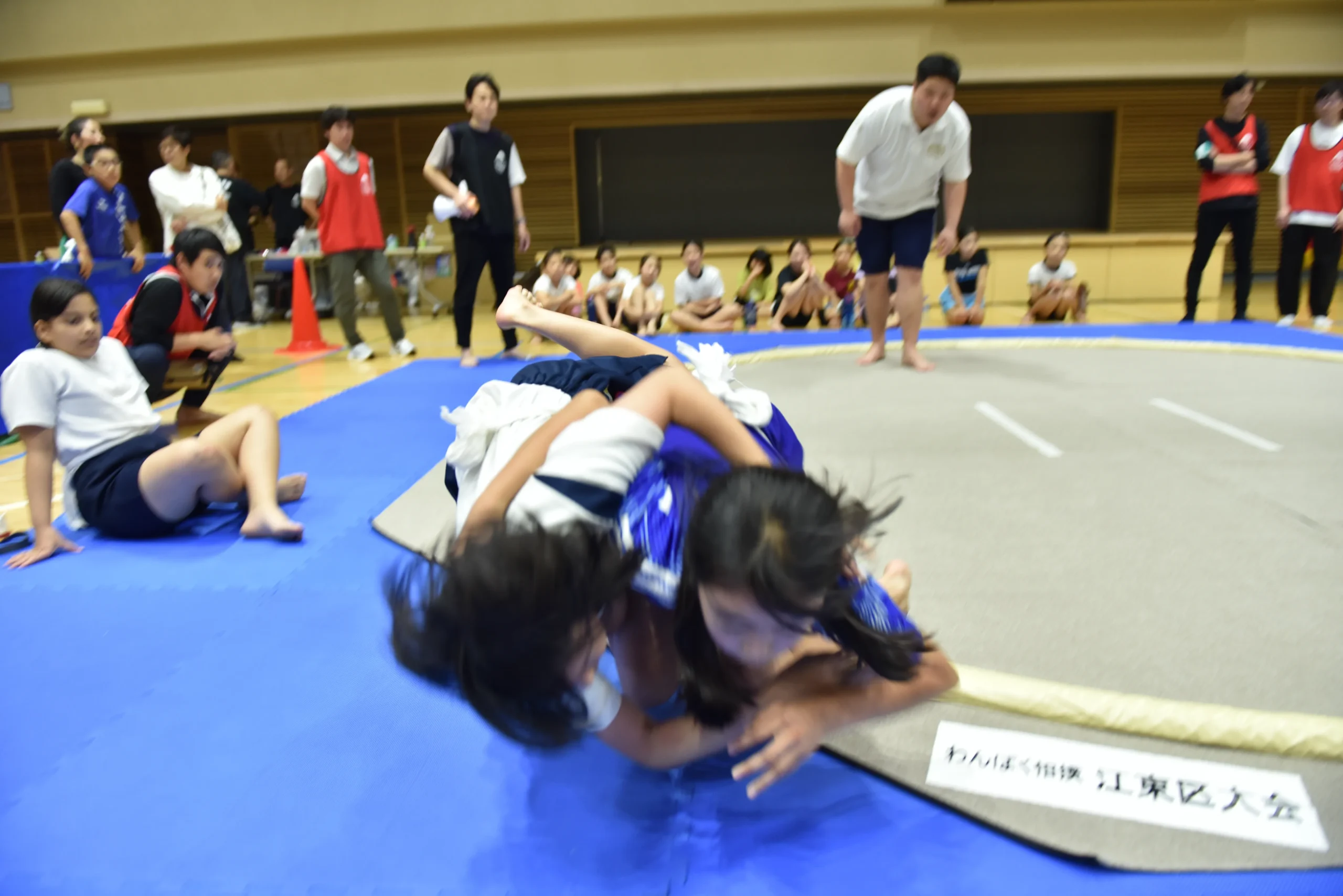 大会の様子の画像
